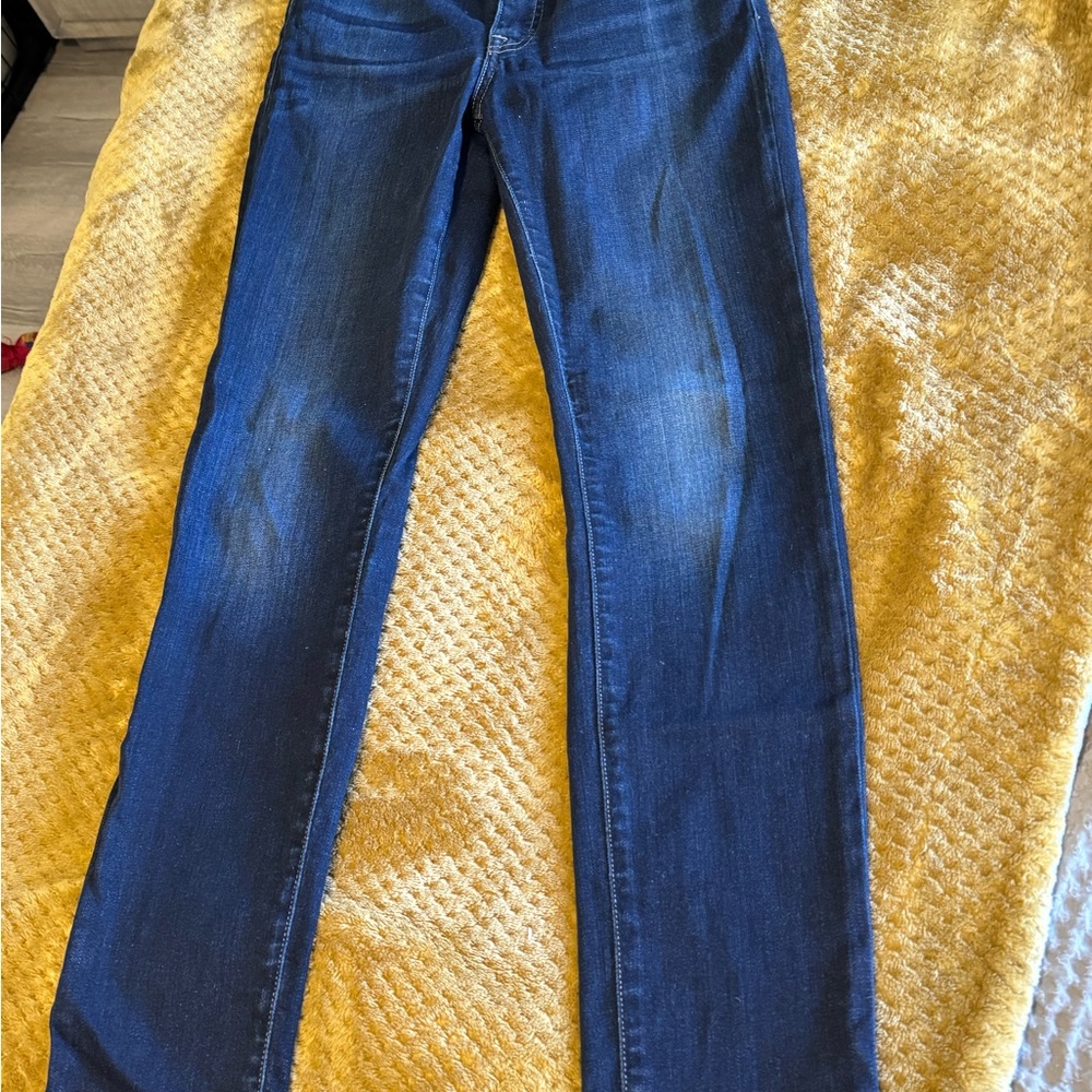 Lucky Brand bootleg, mid-rise jeans 2/26 regular.